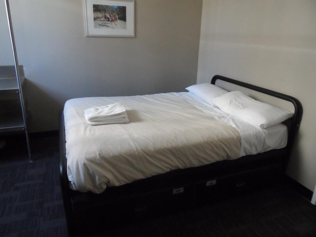 Хостел Base Brisbane Embassy Экстерьер фото
