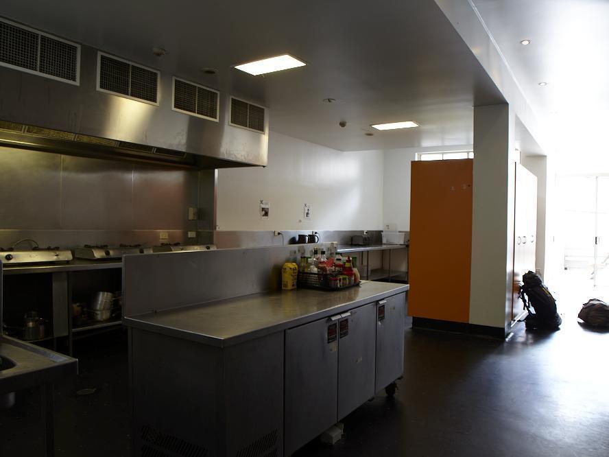 Хостел Base Brisbane Embassy Экстерьер фото
