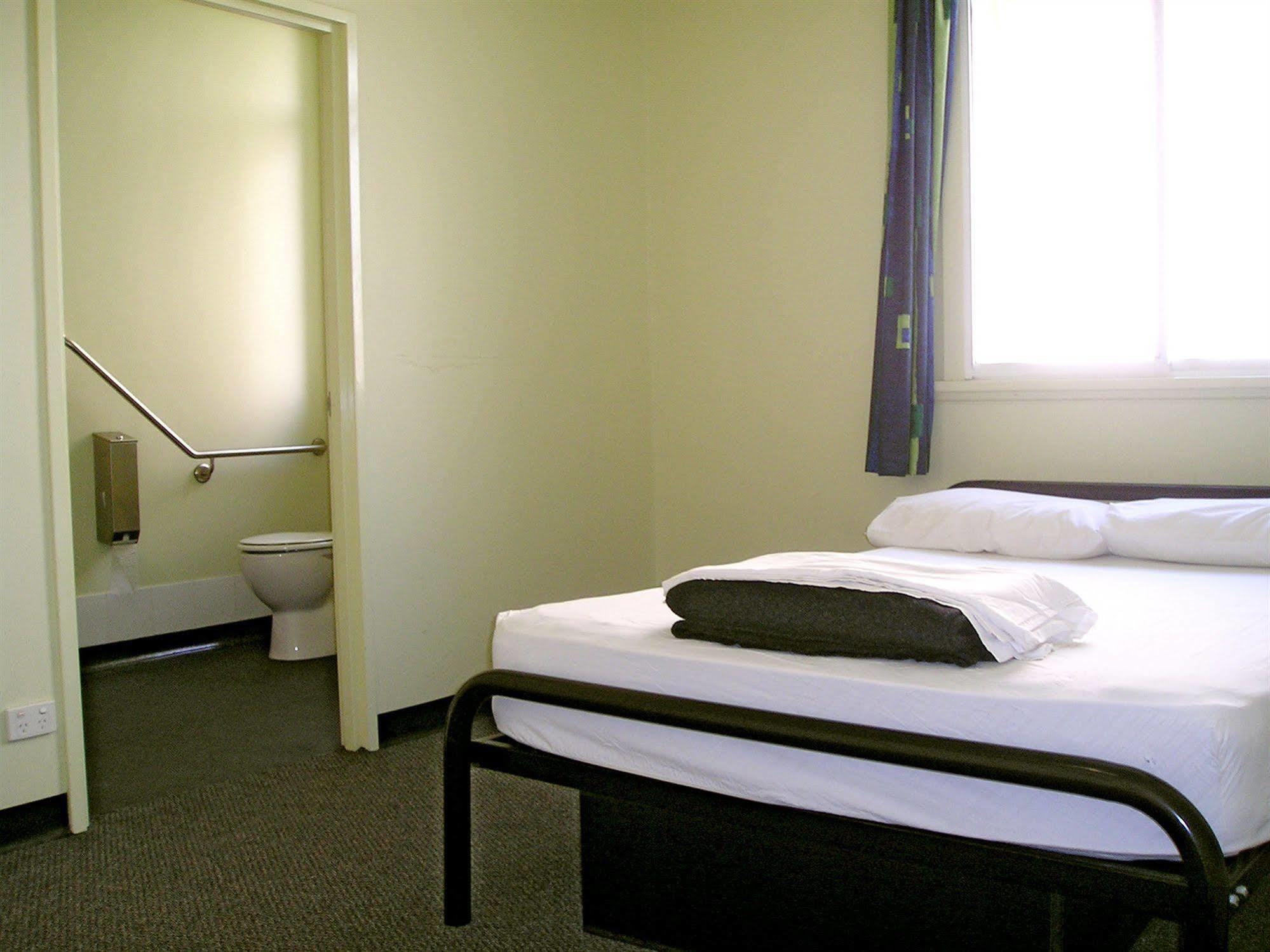 Хостел Base Brisbane Embassy Экстерьер фото
