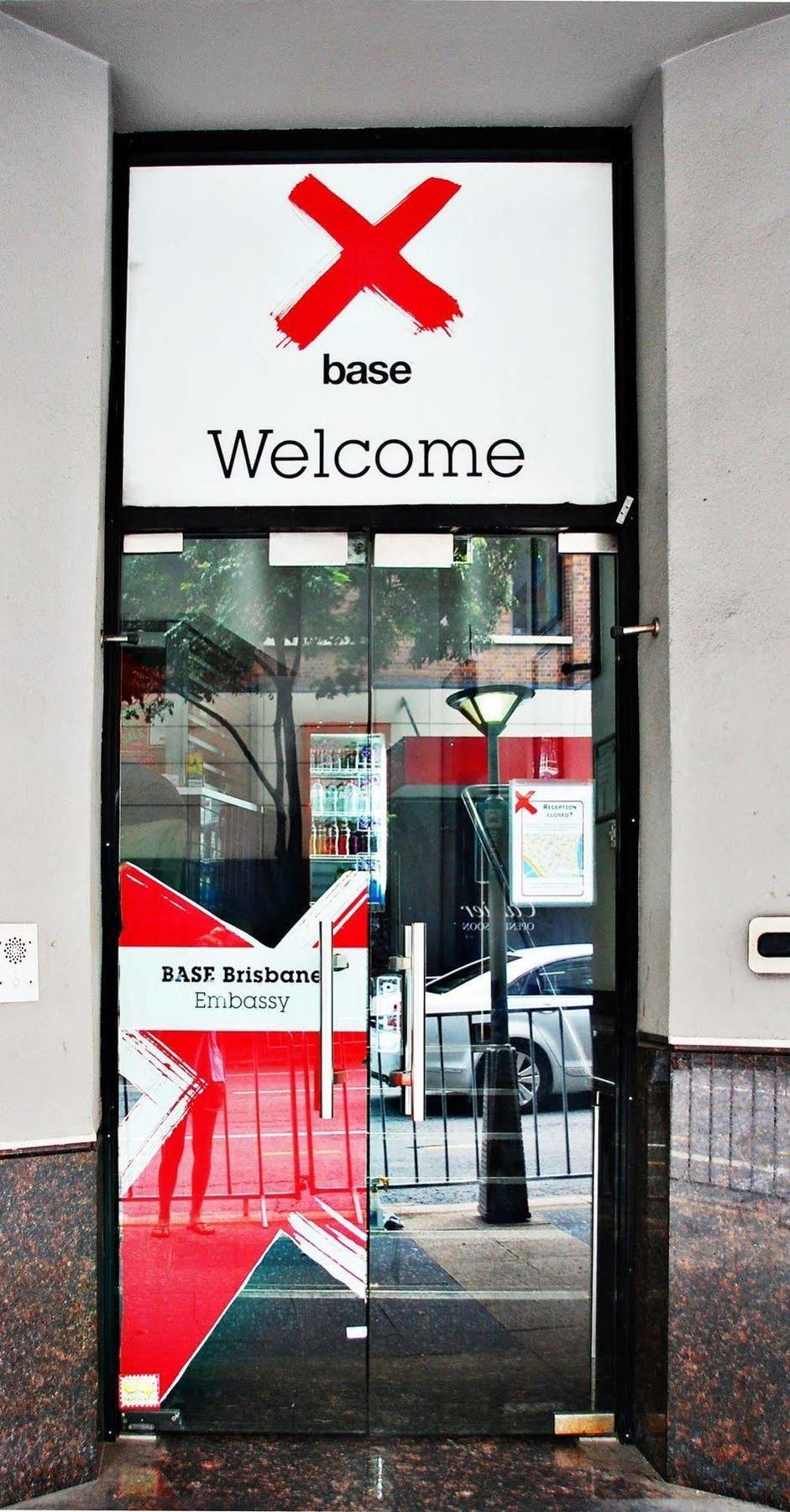Хостел Base Brisbane Embassy Экстерьер фото